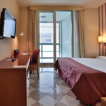 The One Milano & Hotel apartamentowy San Donato Milanese