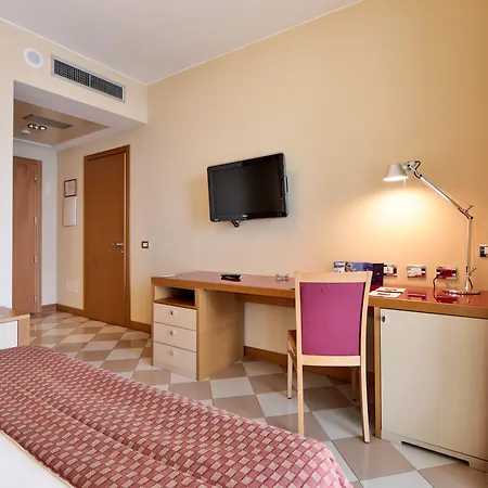Hotel apartamentowy The One Milano & San Donato Milanese