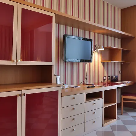 The One Milano & Hotel apartamentowy San Donato Milanese