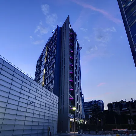 Hotel apartamentowy The One Milano & 4*