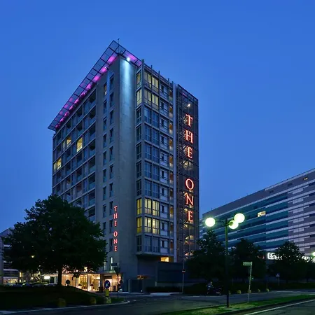 The One Milano & Aparthotel 4*