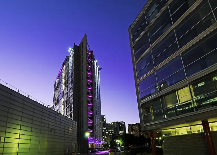 Aparthotel The One Milano & 4*