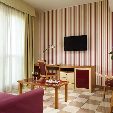 The One Milano & Aparthotel 4*